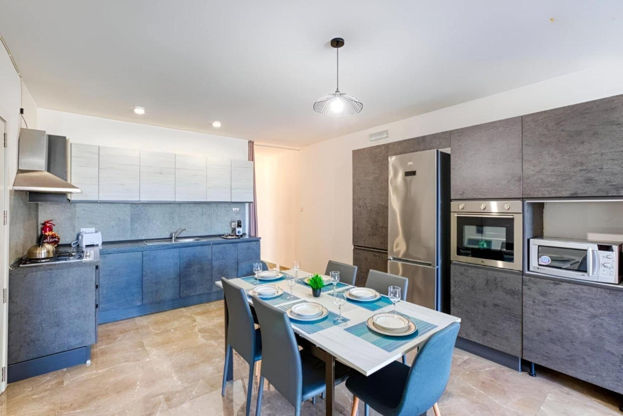 Large, 3 Bedroom Apartment In Marsascala Marsaskala Zewnętrze zdjęcie